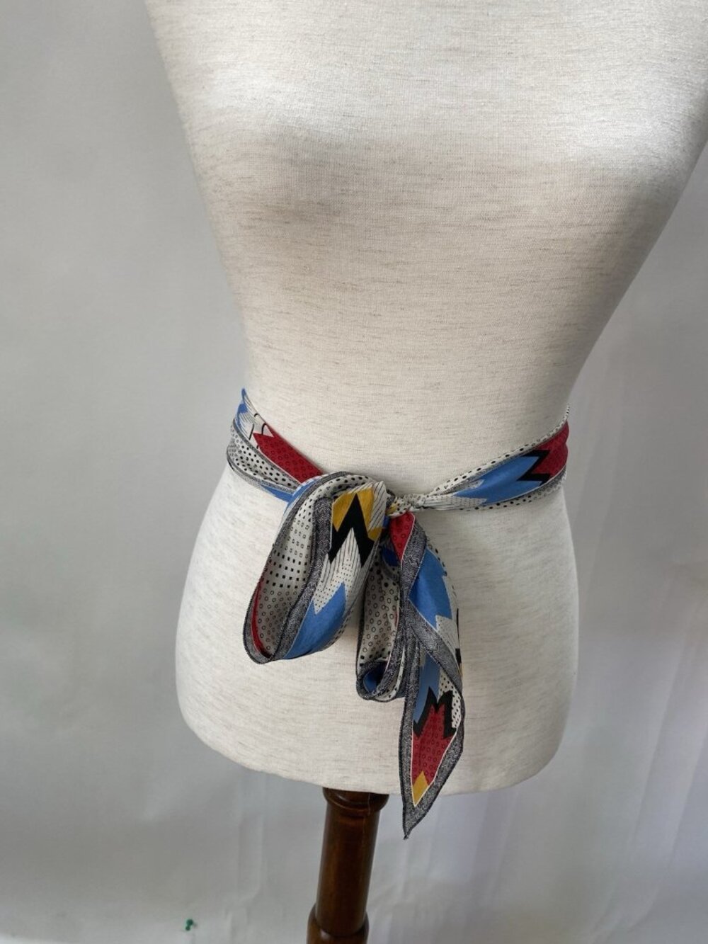 Vintage Albert Nipon XIIX Karat Silk Scarf 62 Inch Geometric Dots Japan 1970s - Picture 5 of 16